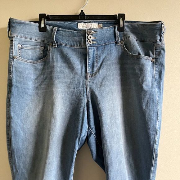 Torrid Women's Size 22S Blue Denim 3-Button High Rise Stretch Ankle Jeggings - Picture 3 of 9
